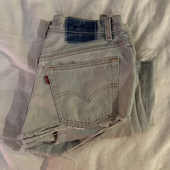 REFORMATION LEVIS ripped butt cheek out 26 - Picture 2 of 7